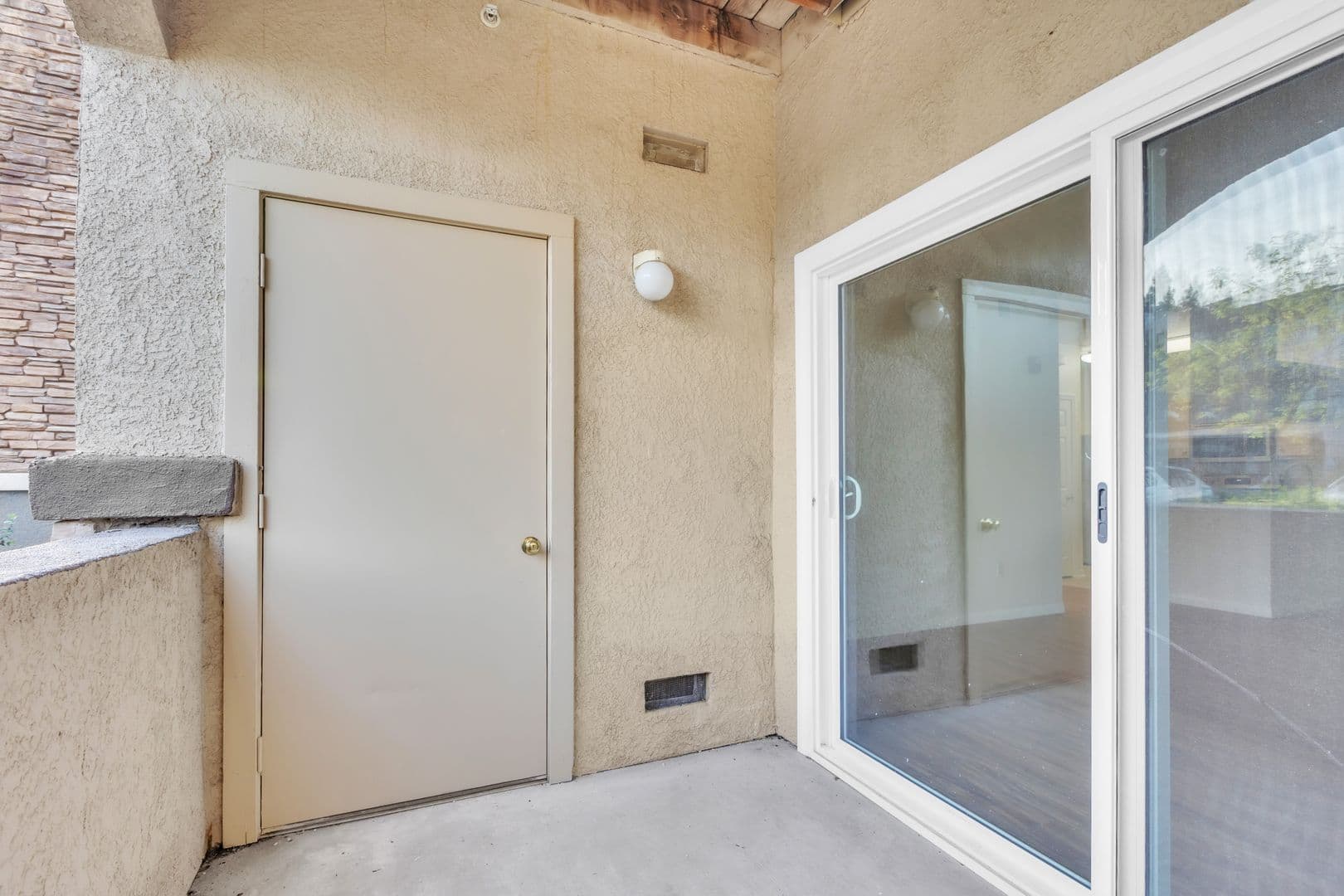 Roseville Apartment: 701 Gibson Dr