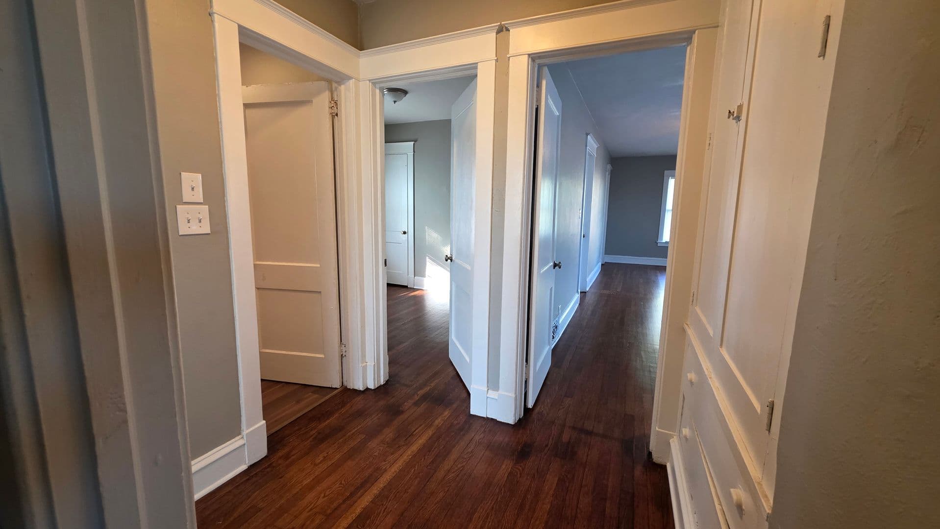 Kansas City Apartment: 37 E 32nd St 2nd Fl