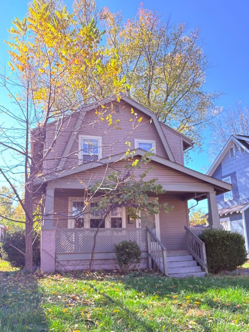 Columbus House: 43 E Beechwold Blvd