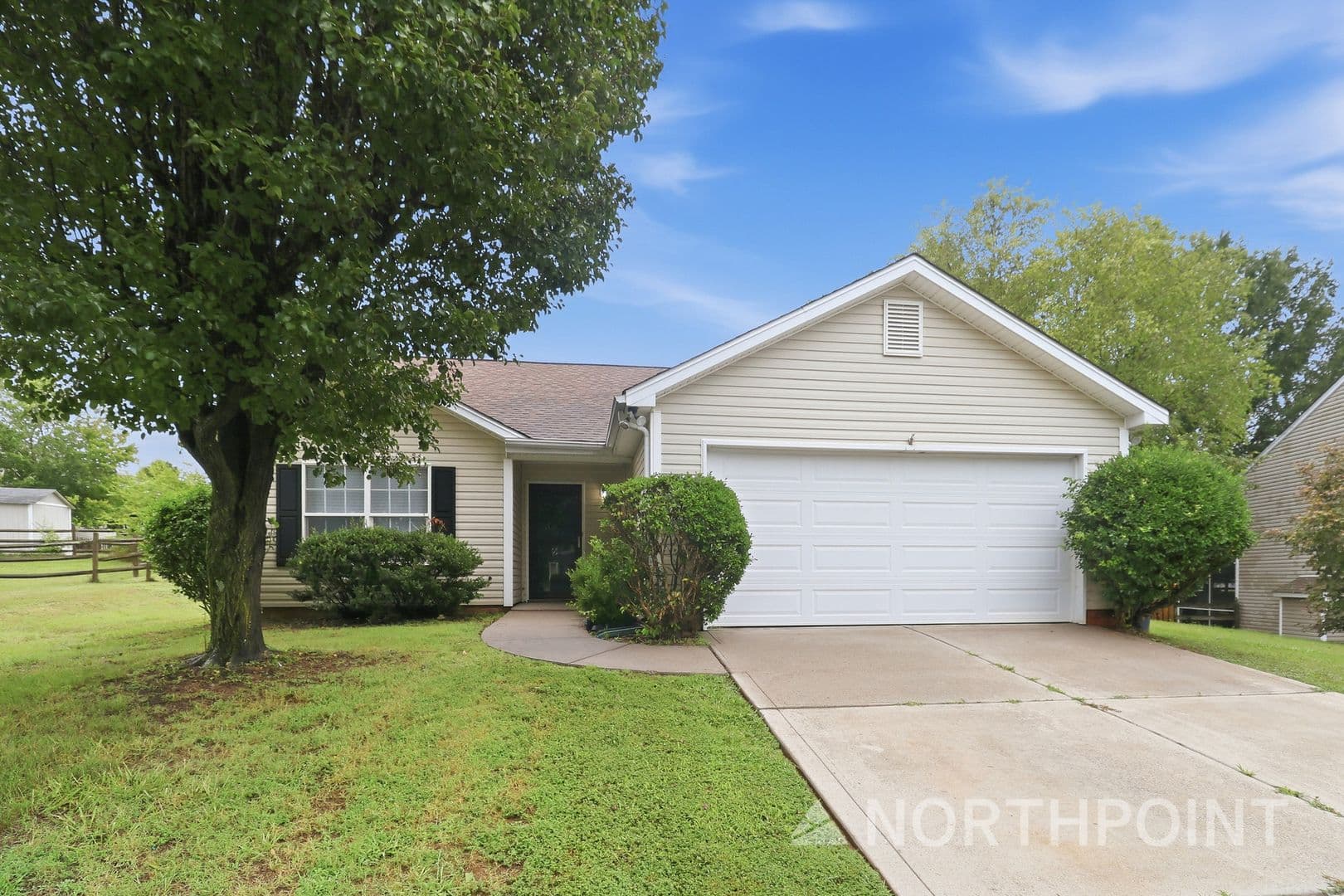 Monroe House: 2420 Damascus Dr