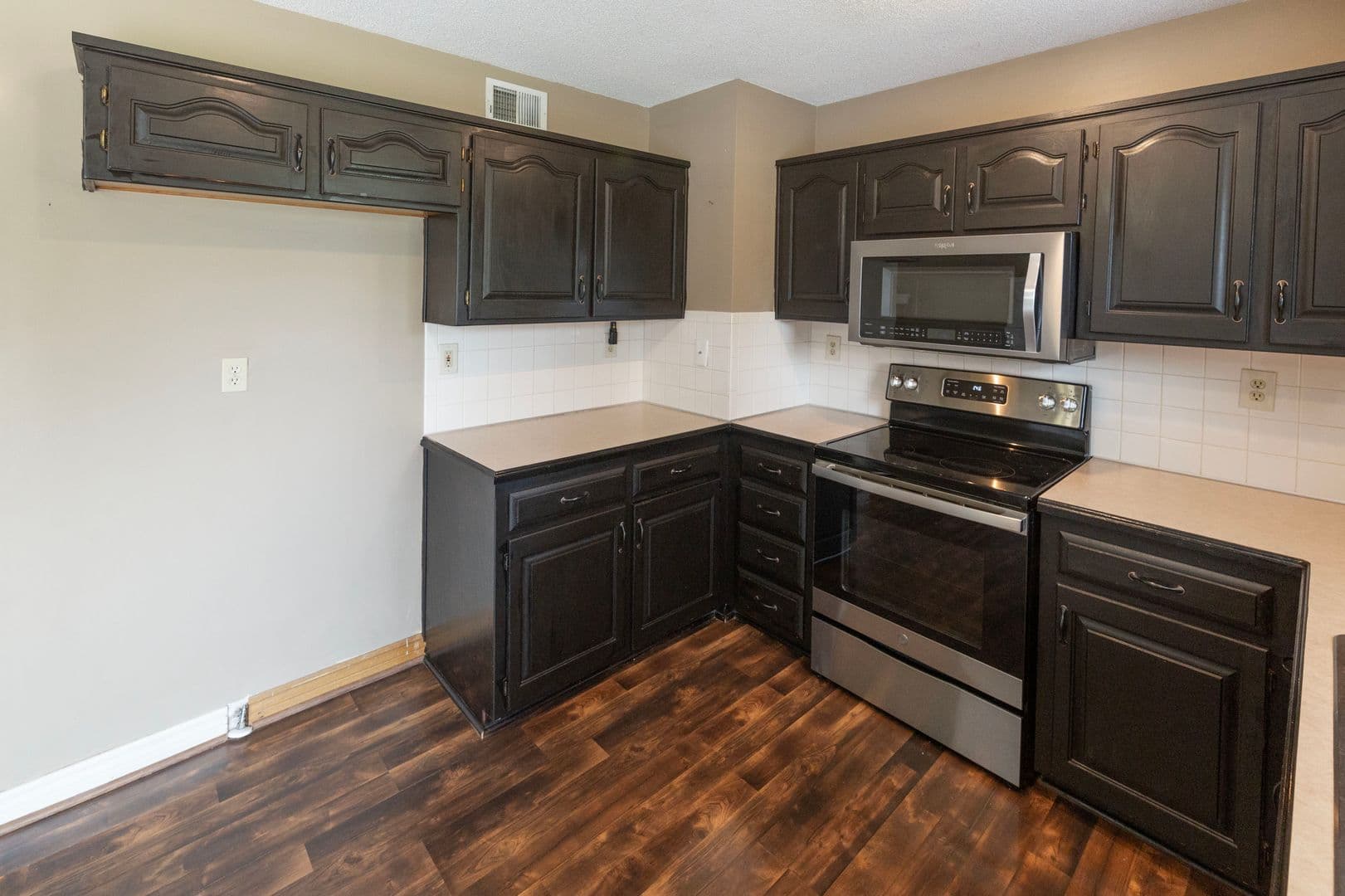 Olathe House: 16131 S Matt Ct