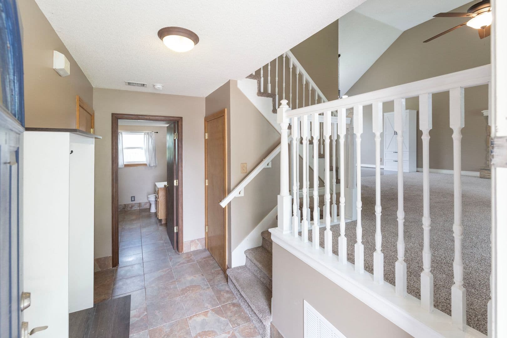 Olathe House: 16131 S Matt Ct
