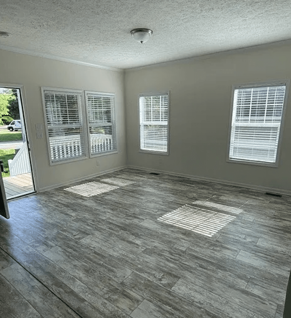 Rock Hill House: 379 Blanche Cir