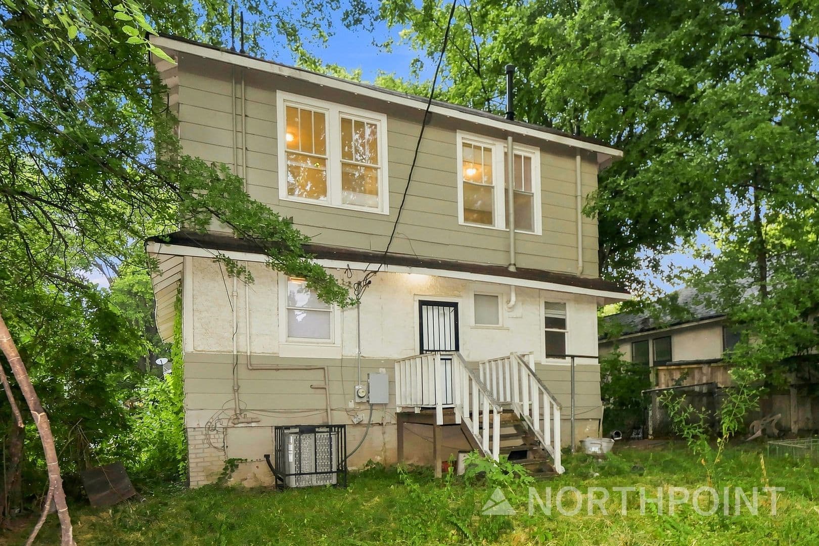 Memphis House: 1931 Manila Ave