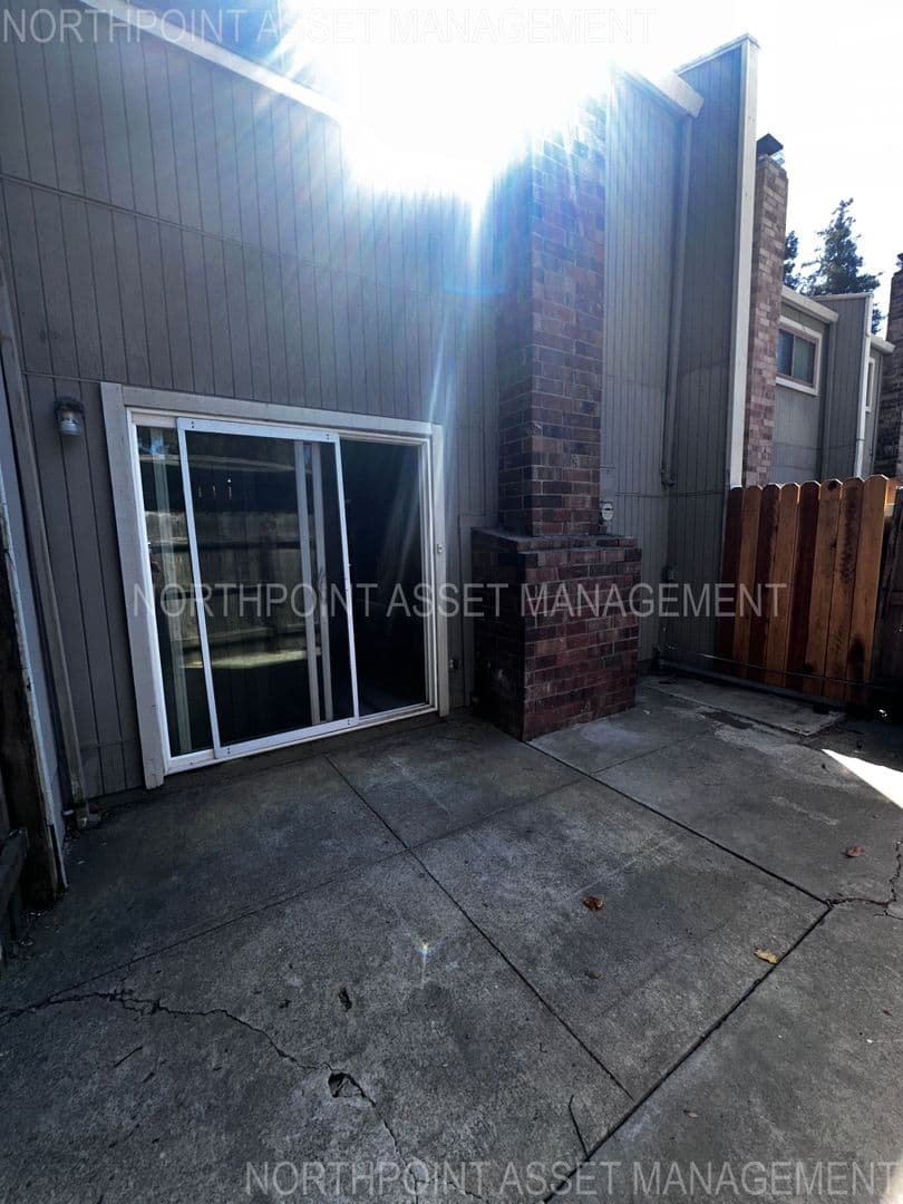 Sacramento Condo: 1578 Newborough Dr