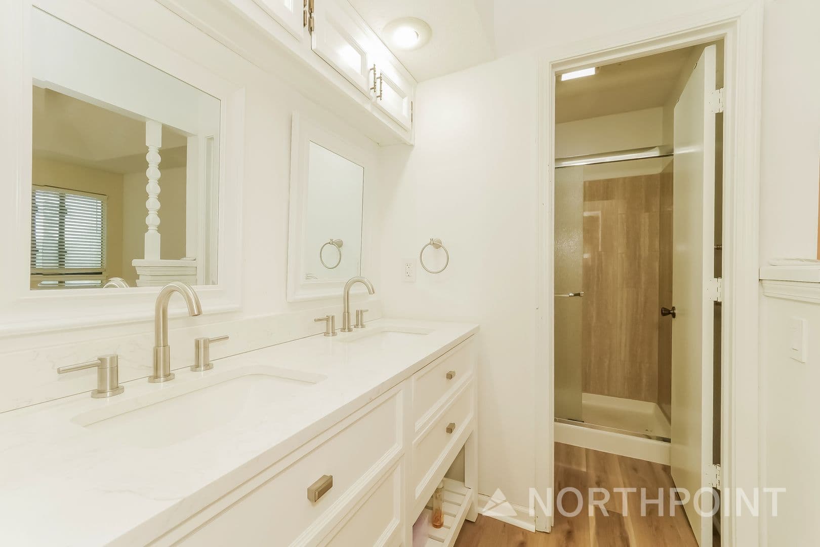 Overland Park House: 15045 Switzer Rd