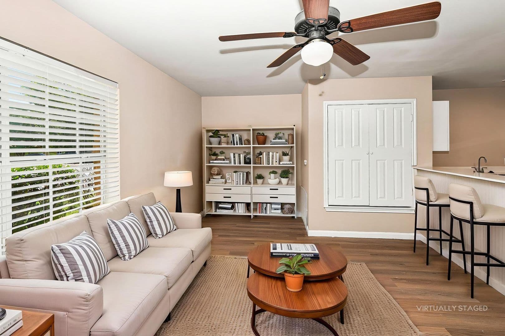 Leander Apartment: 413 Lion Dr