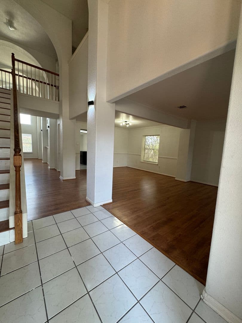 Pflugerville House: 610 Point Run Dr