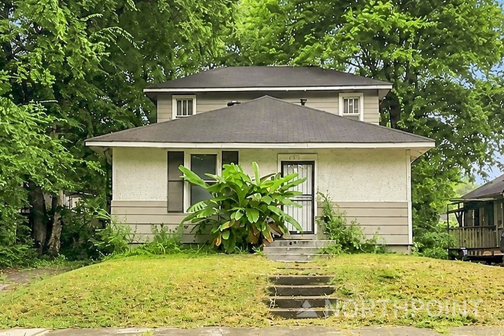 Memphis House: 1931 Manila Ave
