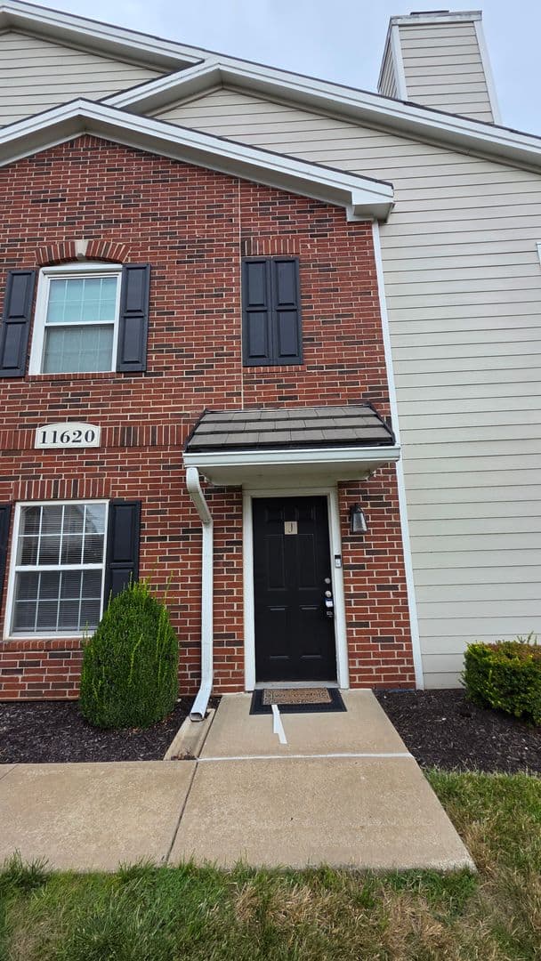 Leawood Apartment: 11620 Tomahawk Creek Pkwy Apt J
