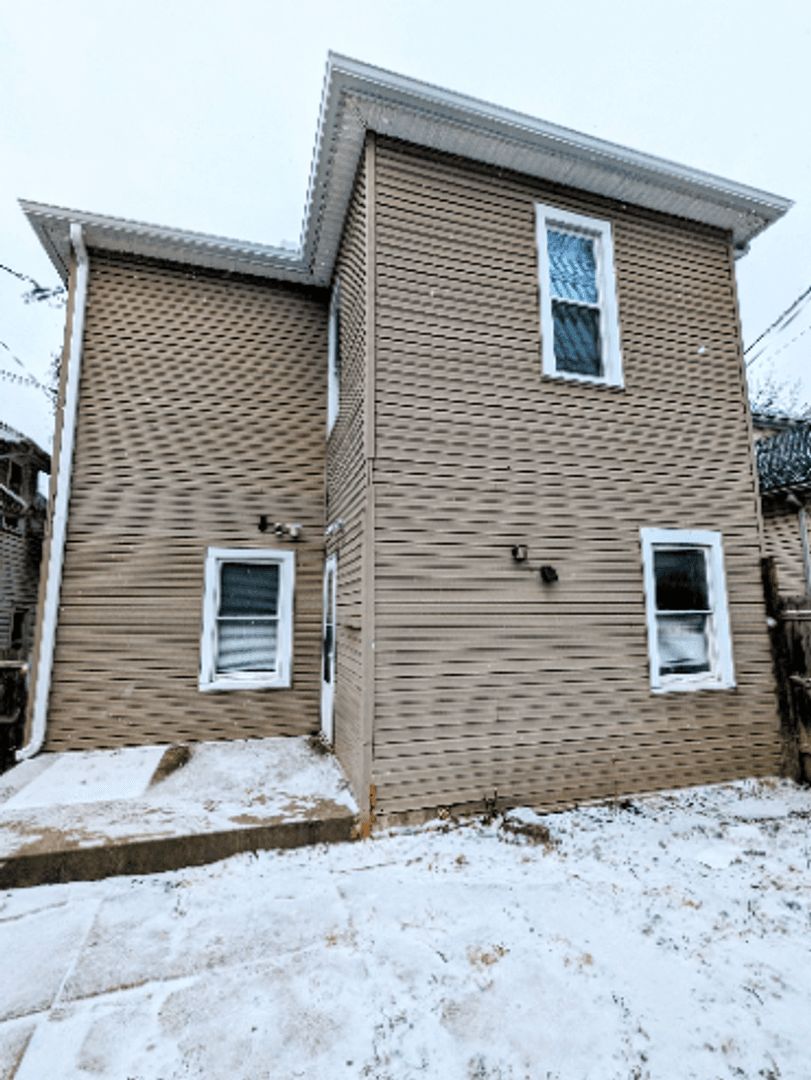 Hamilton House: 230 Cleveland Ave
