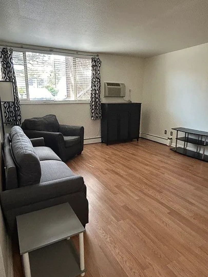 Boulder House: 850 W Moorhead Cir Apt 1D