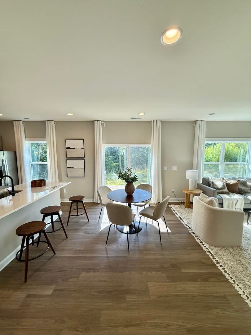 Charlotte House: 8021 Joy Crossing Ln