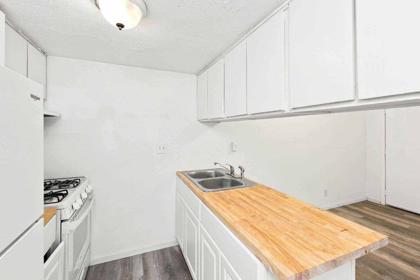 Austin Apartment: 8807 Redfield Ln