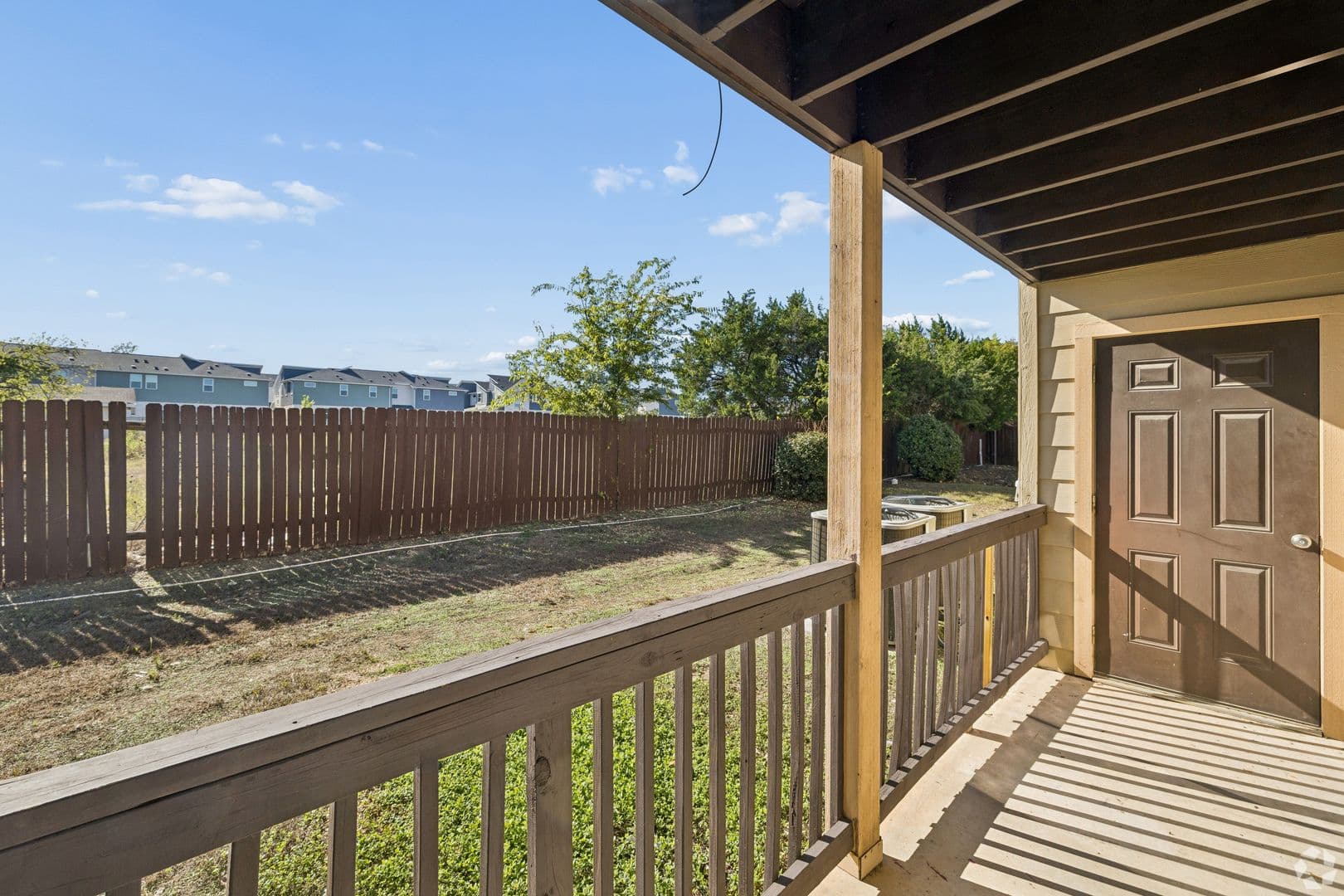 Leander Apartment: 413 Lion Dr