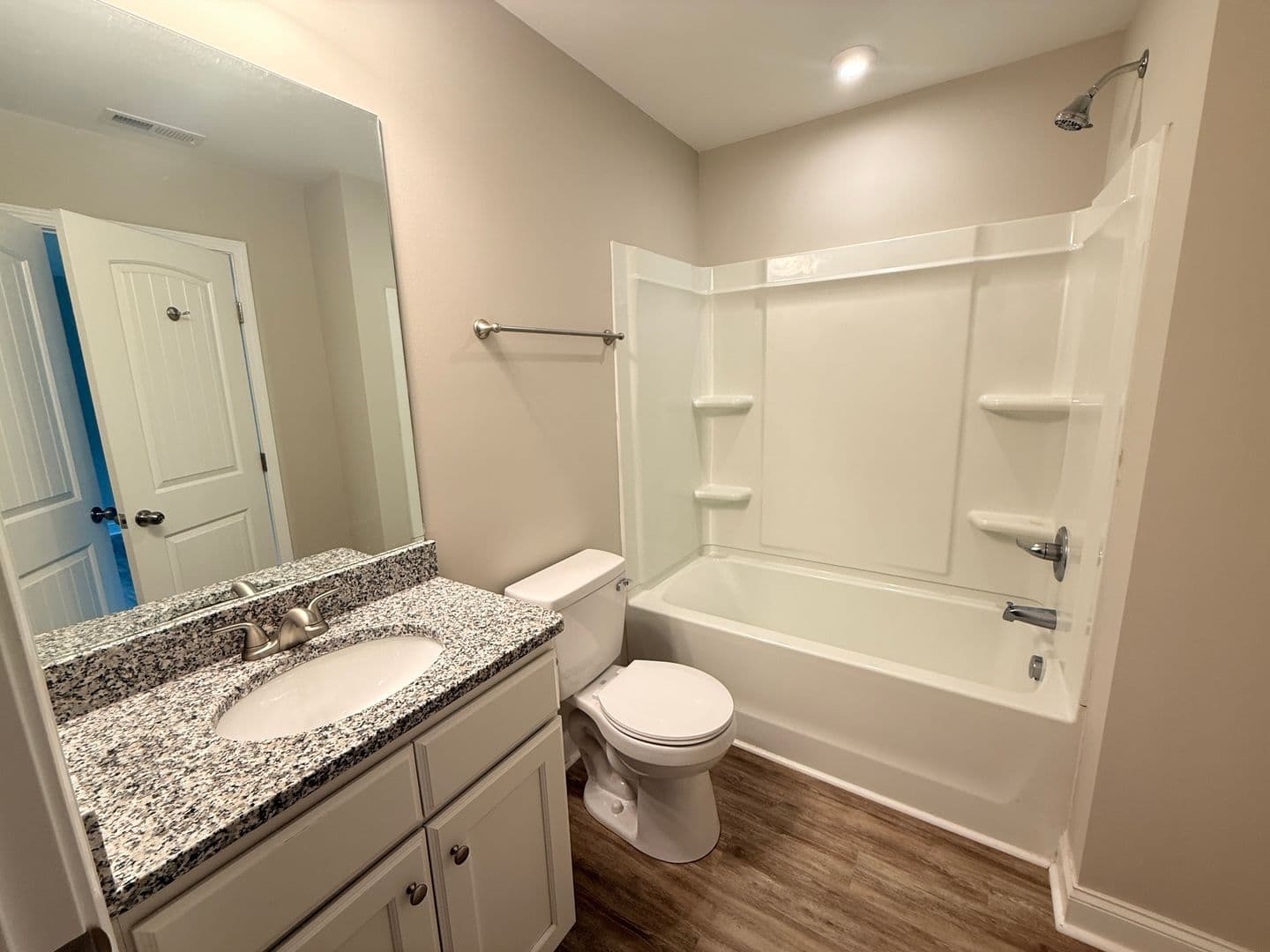 Salisbury Apartment: 1207 Davis St