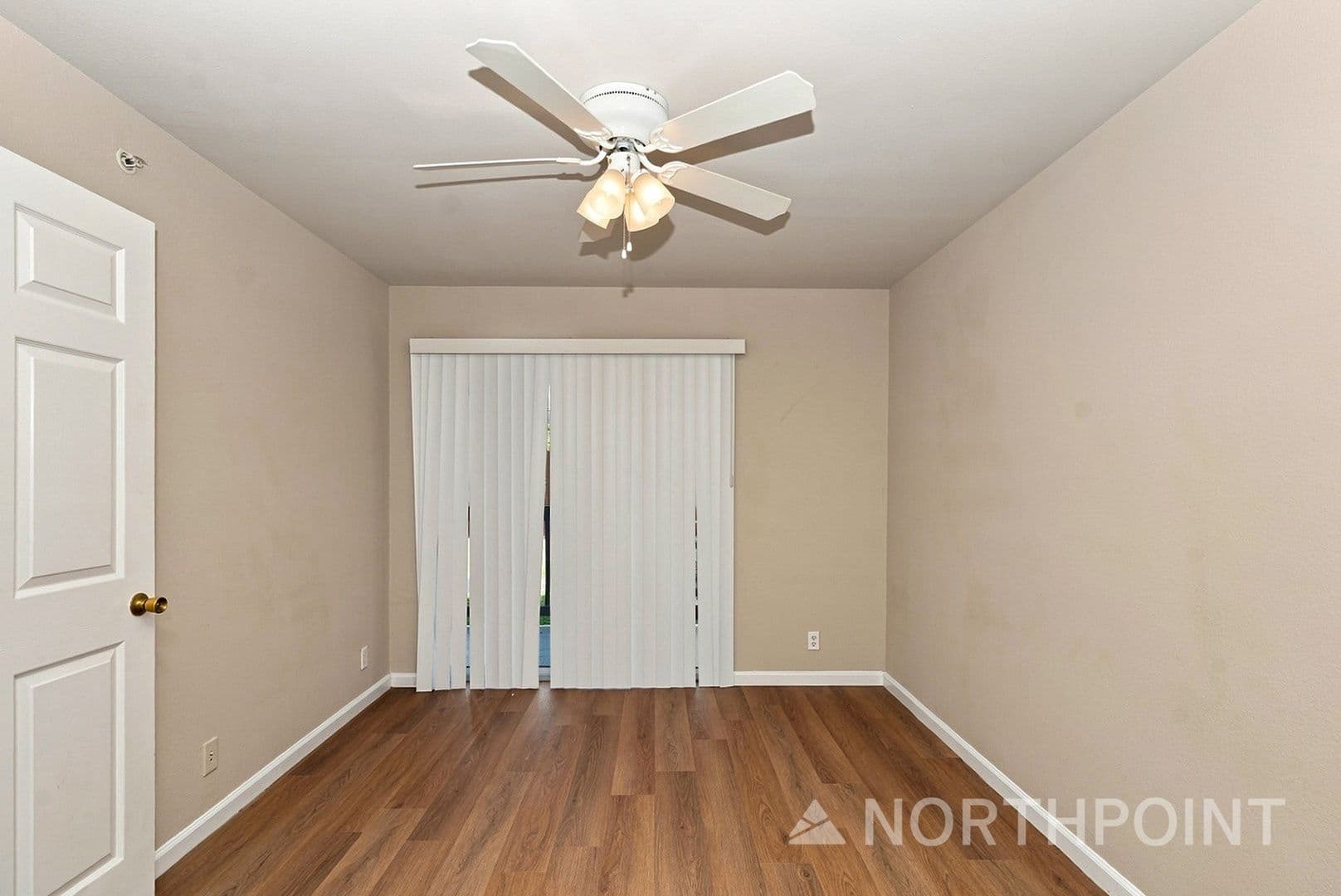 Leander Apartment: 413 Lion Dr