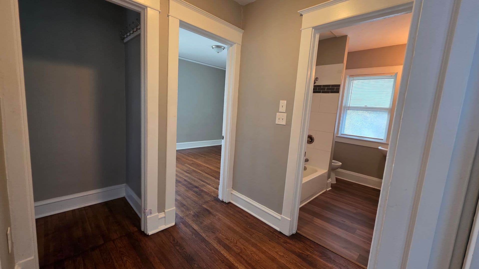 Kansas City Apartment: 37 E 32nd St 2nd Fl