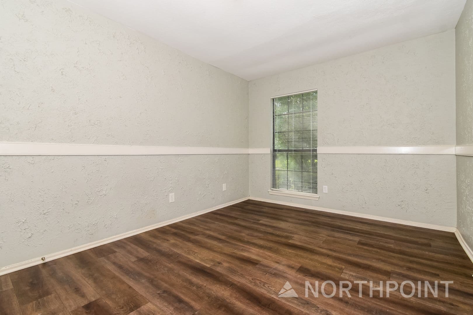 Rowlett House: 6113 Denver St
