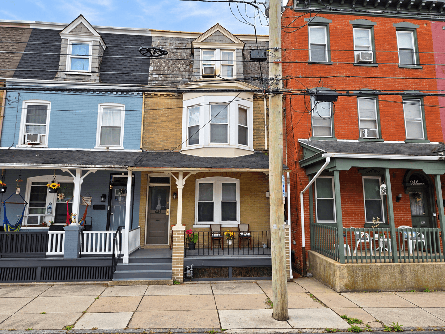 Lancaster Apartment: 684 Columbia Ave.