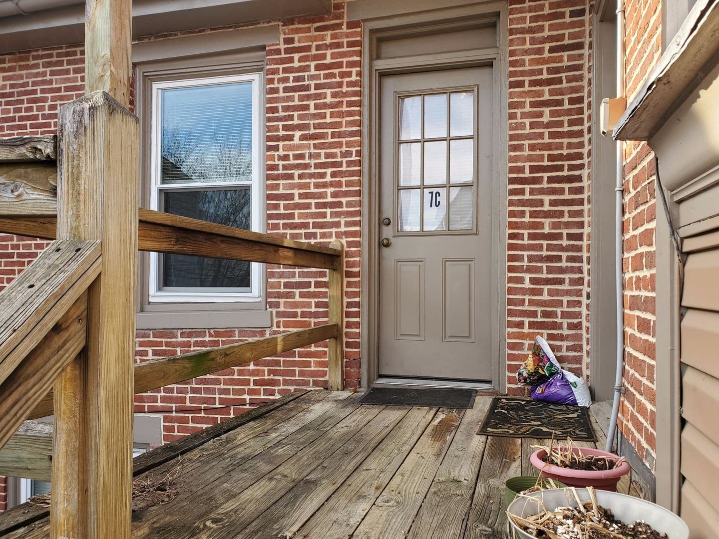 Manheim Apartment: 7 S. Main St.