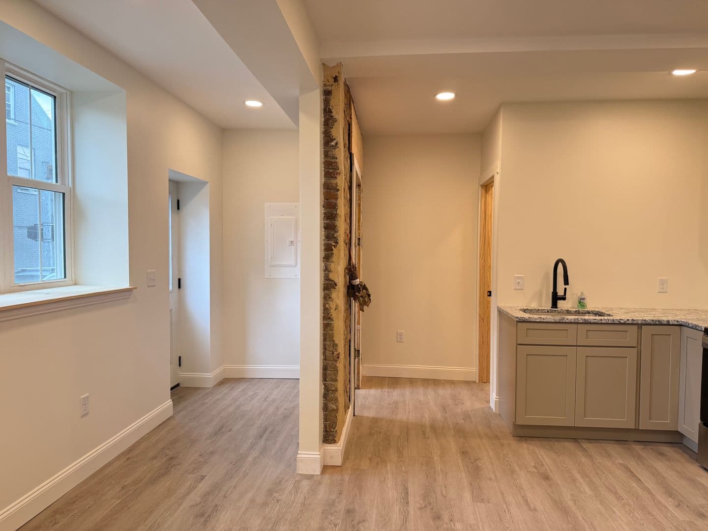 Lancaster Apartment: 463 S. Prince St.