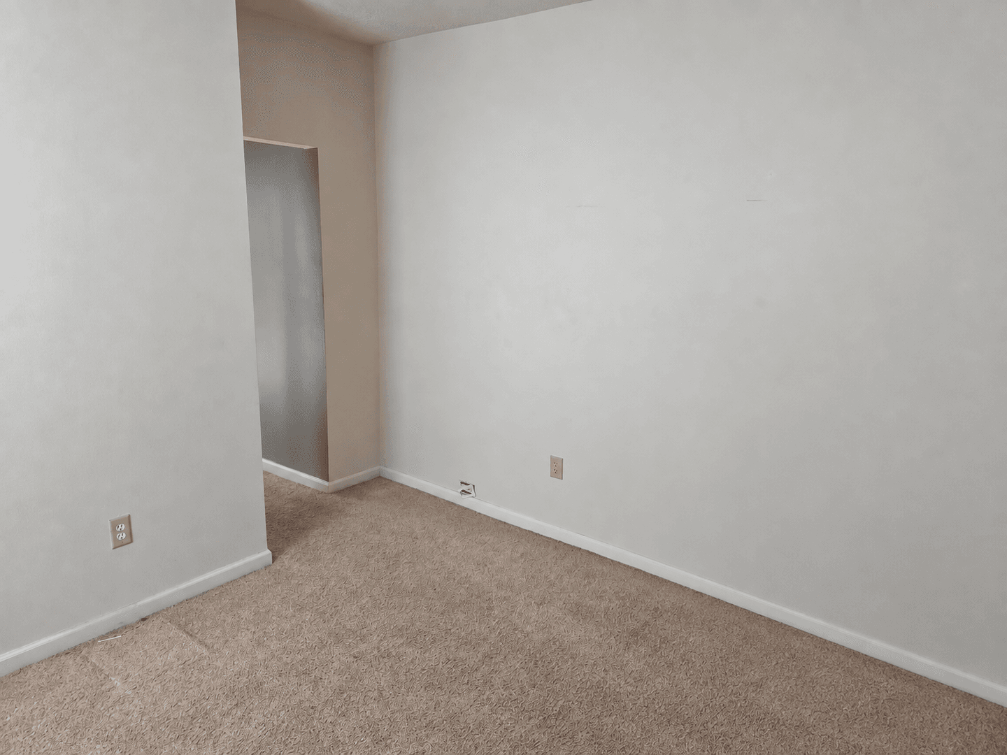 Palmyra Apartment: 126 N. Lincoln St.