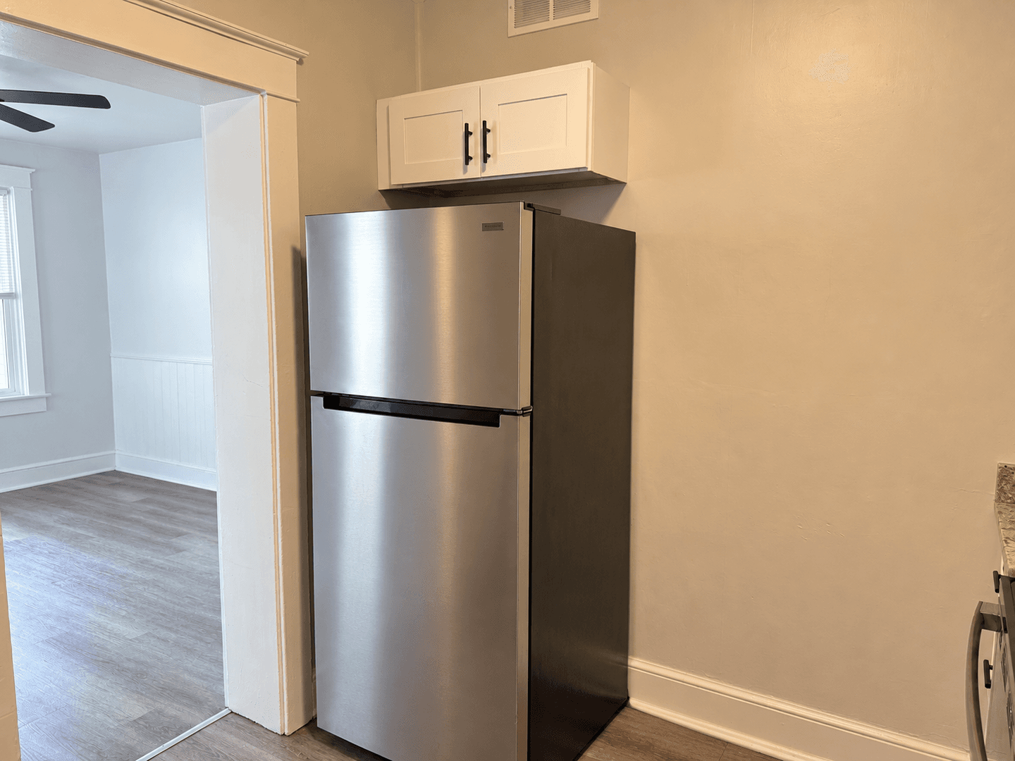 Lancaster Apartment: 214-216 E King St