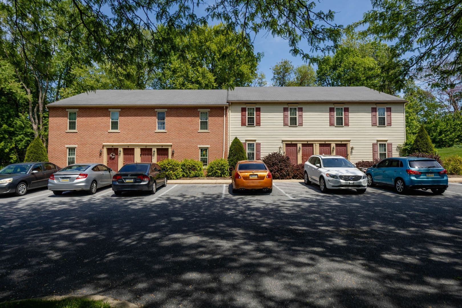 Lancaster Apartment: 405 Judie Lane