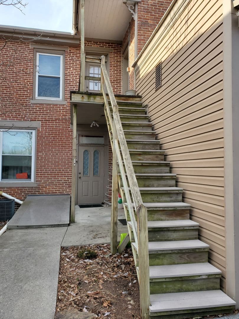 Manheim Apartment: 7 S. Main St.