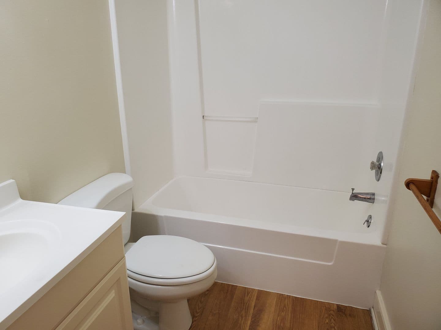 Manheim Apartment: 7 S. Main St.