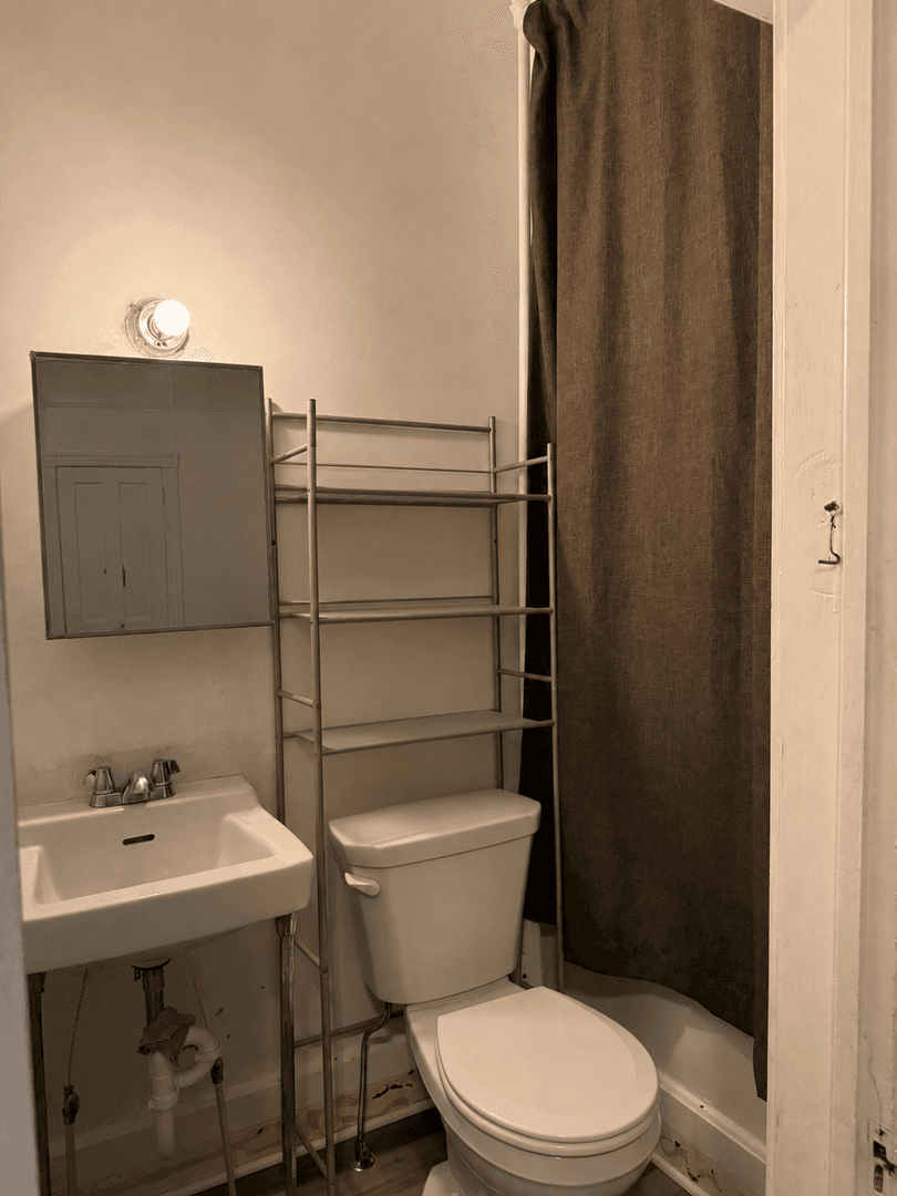 Elizabethtown Apartment: 36-38 N Poplar St.