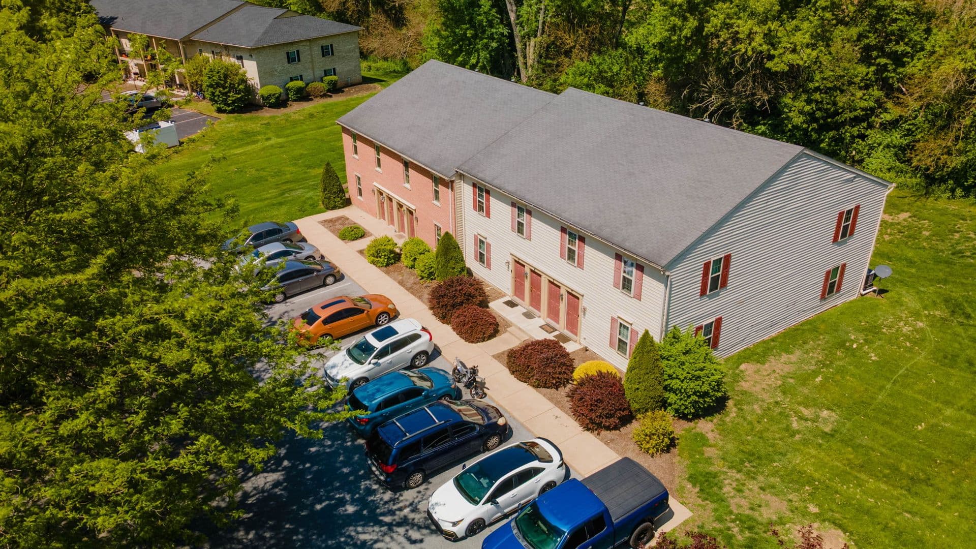 Lancaster Apartment: 405 Judie Lane