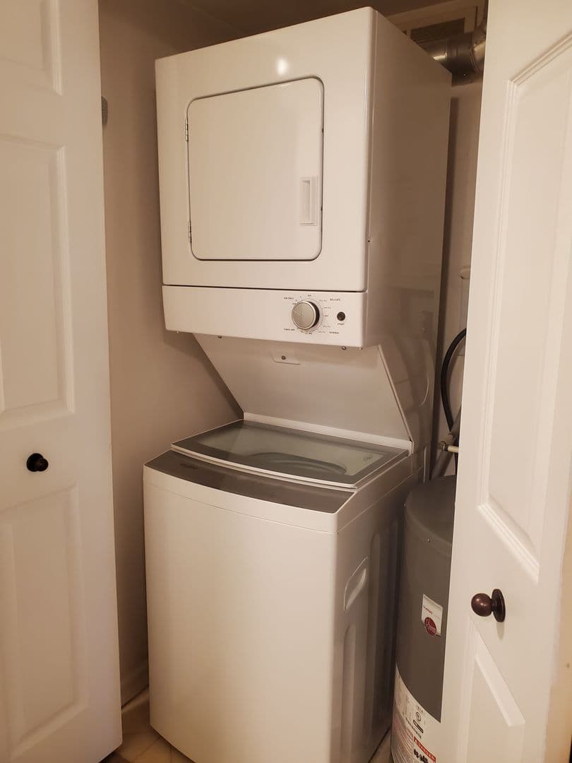 Lancaster Apartment: 405 Judie Lane