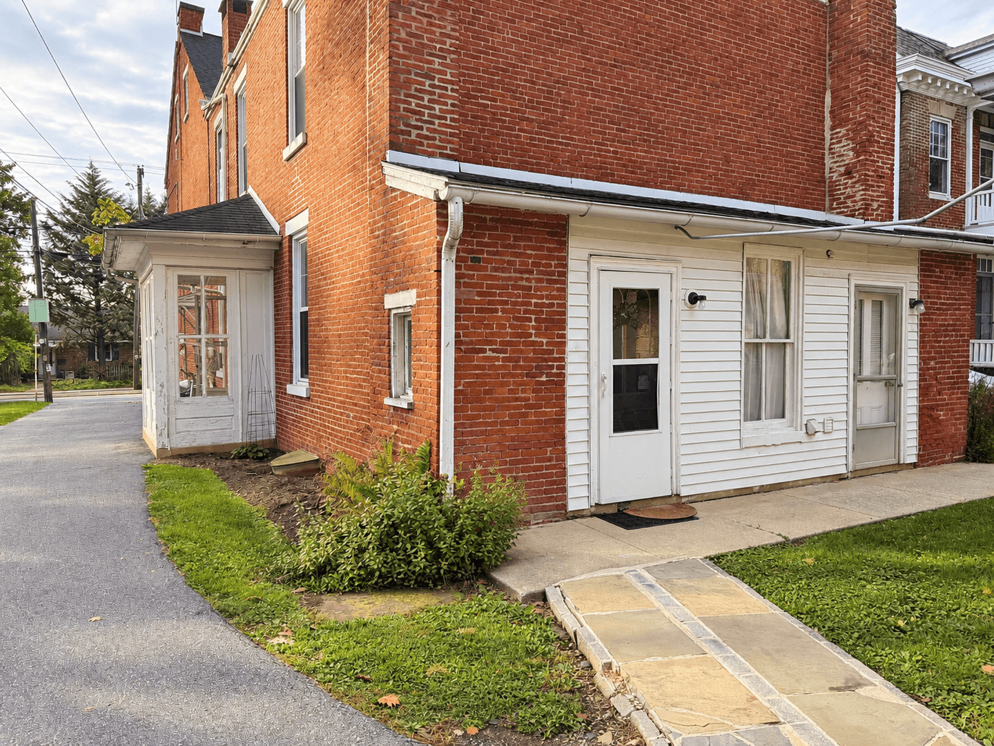 Lititz Apartment: 304-306 N. Broad St.