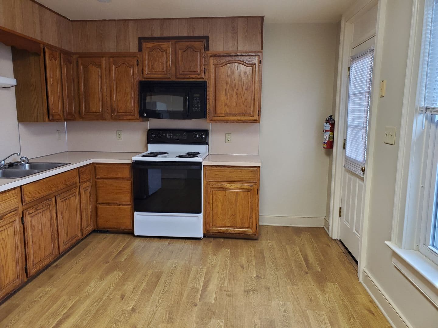 Manheim Apartment: 7 S. Main St.