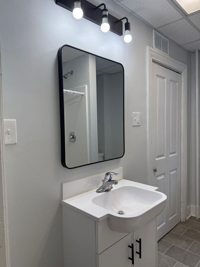 Lancaster Apartment: 214-216 E King St