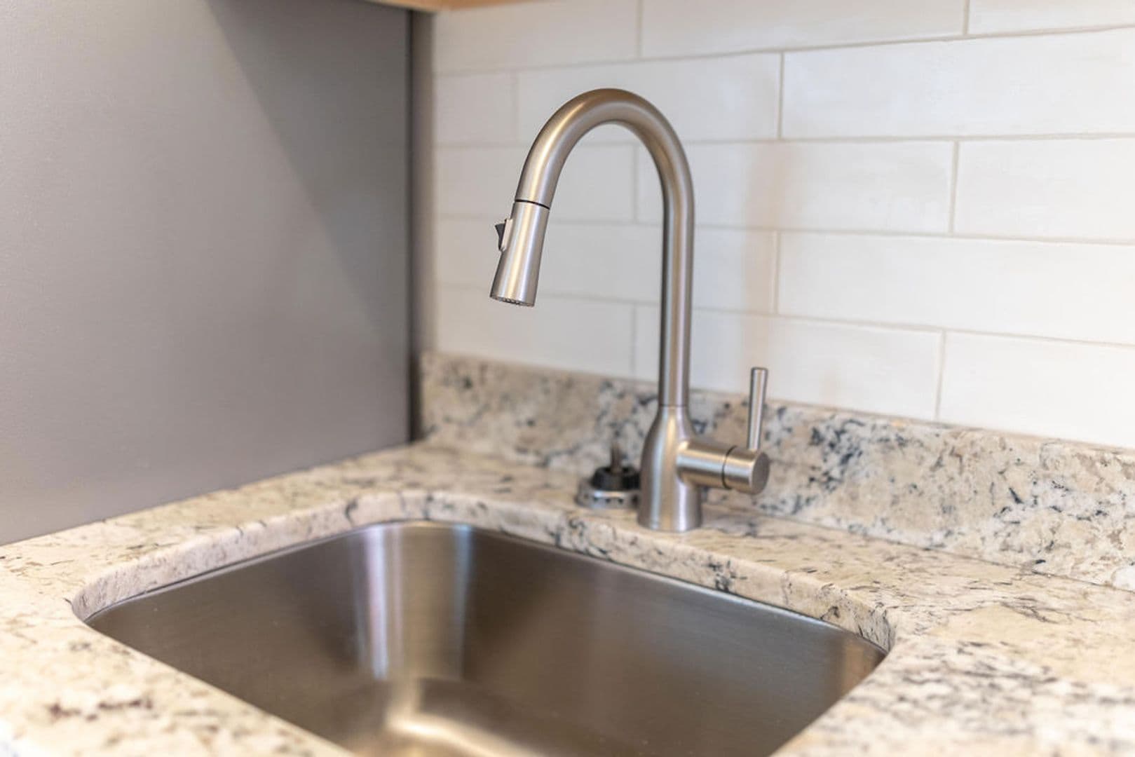Lancaster Apartment: 238 E Orange St