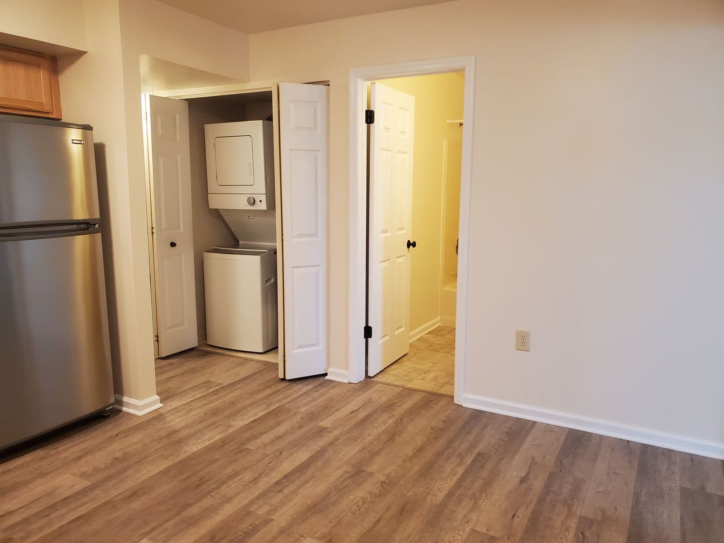Lancaster Apartment: 405 Judie Lane