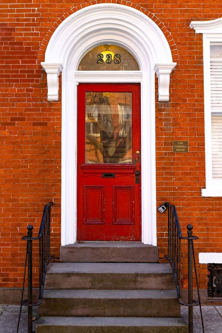 Lancaster Apartment: 238 E Orange St