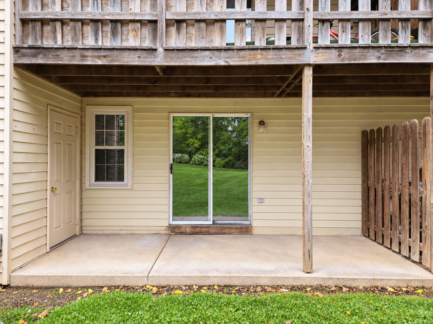 Lancaster Apartment: 405 Judie Lane