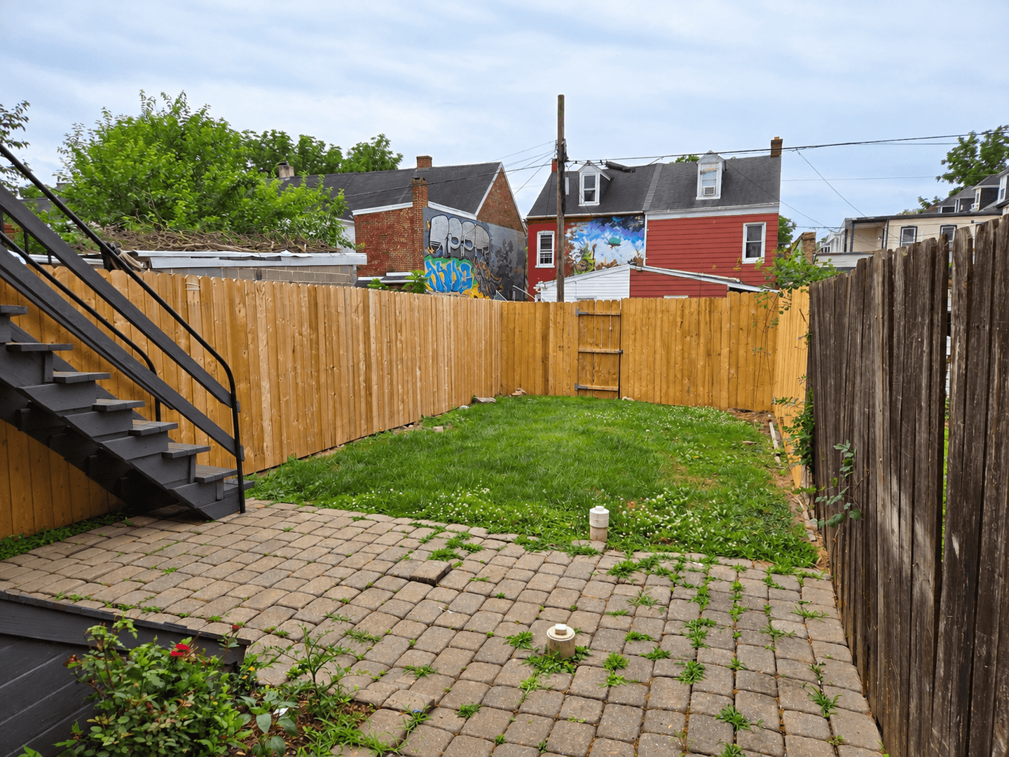 Lancaster Apartment: 684 Columbia Ave.