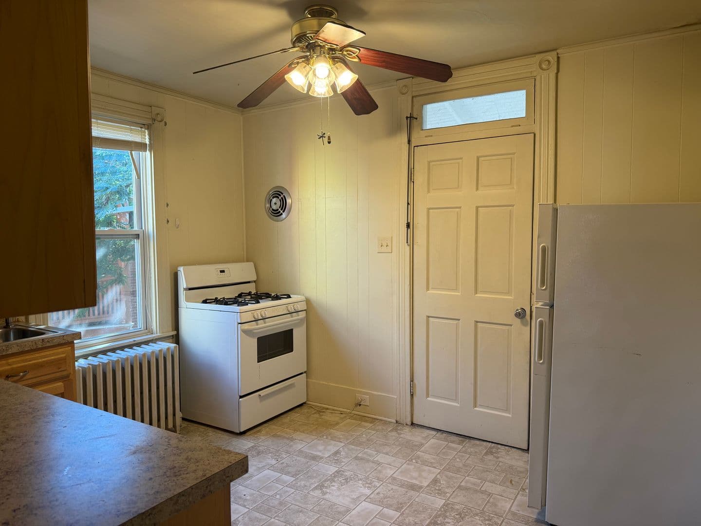 Lancaster House: 348 E. New St. Apt. 2