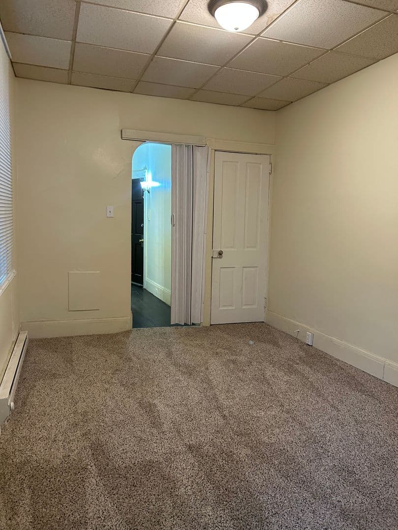 Lancaster Apartment: 684 Columbia Ave.