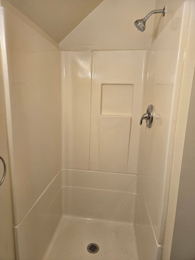 Elizabethtown Apartment: 36-38 N Poplar St.