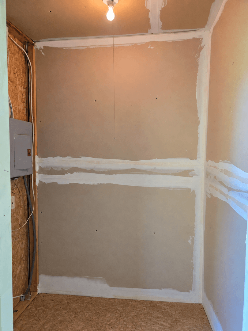 Lancaster Apartment: 405 Judie Lane