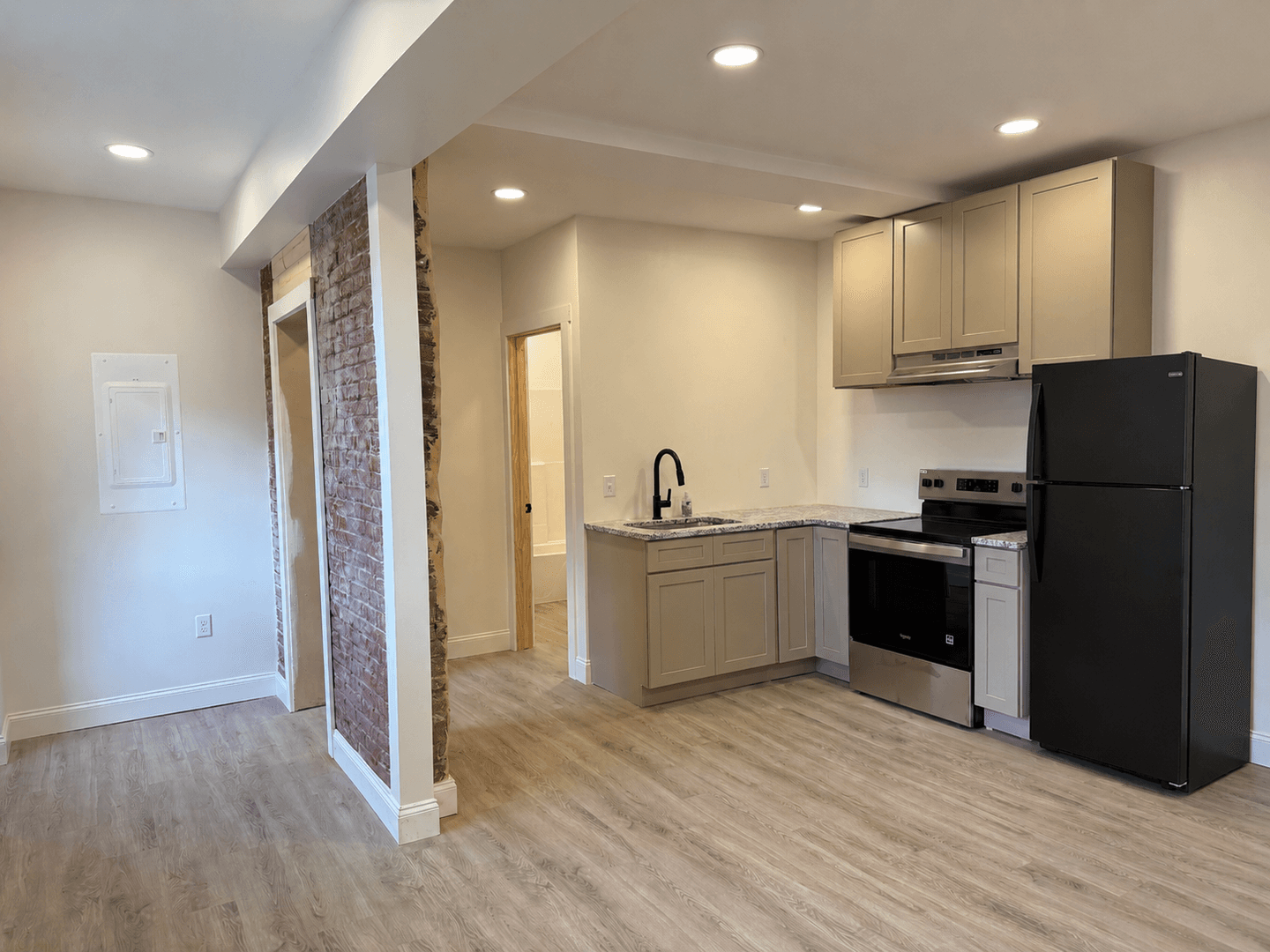 Lancaster Apartment: 463 S. Prince St.
