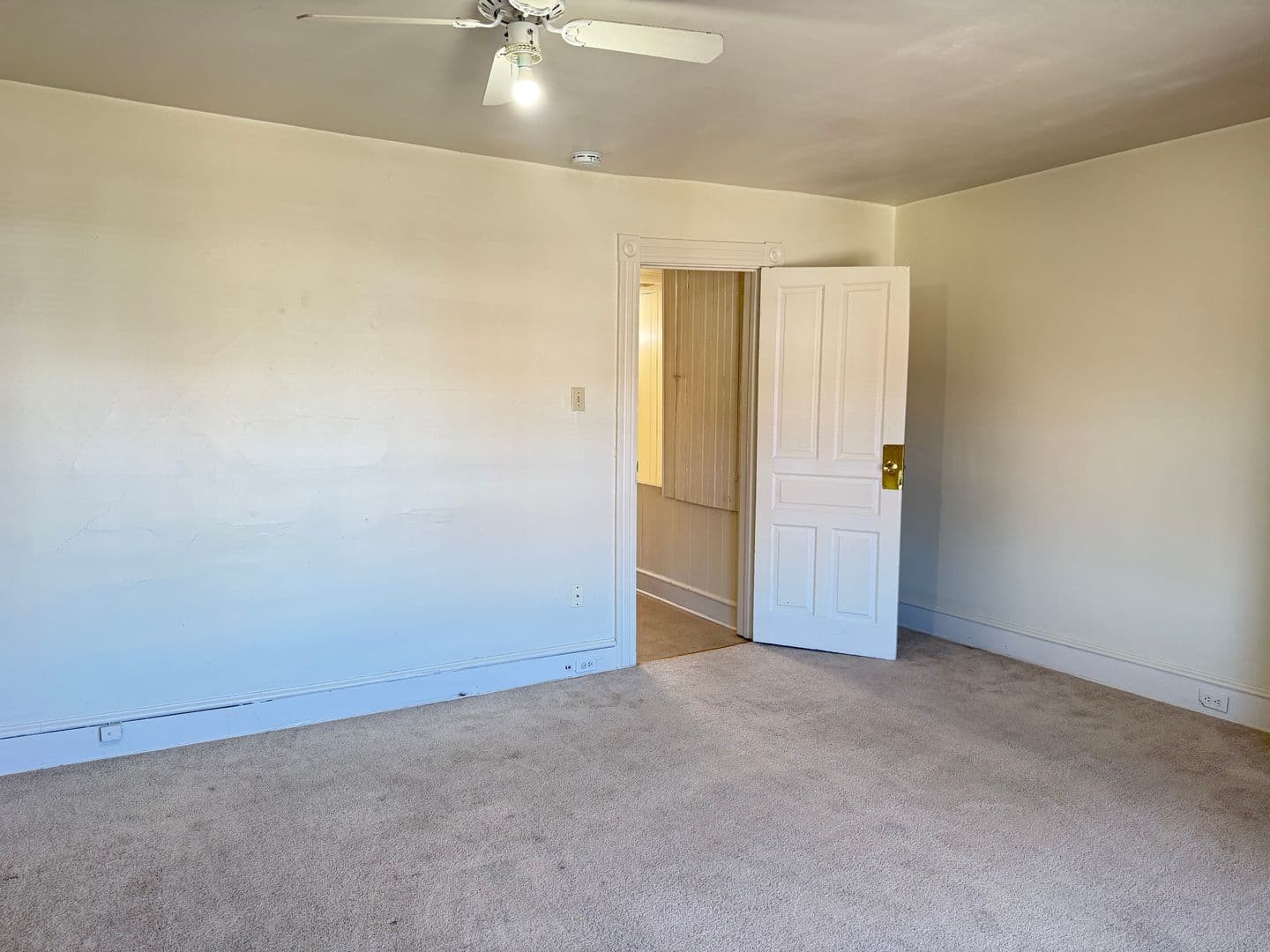 Lancaster House: 348 E. New St. Apt. 2