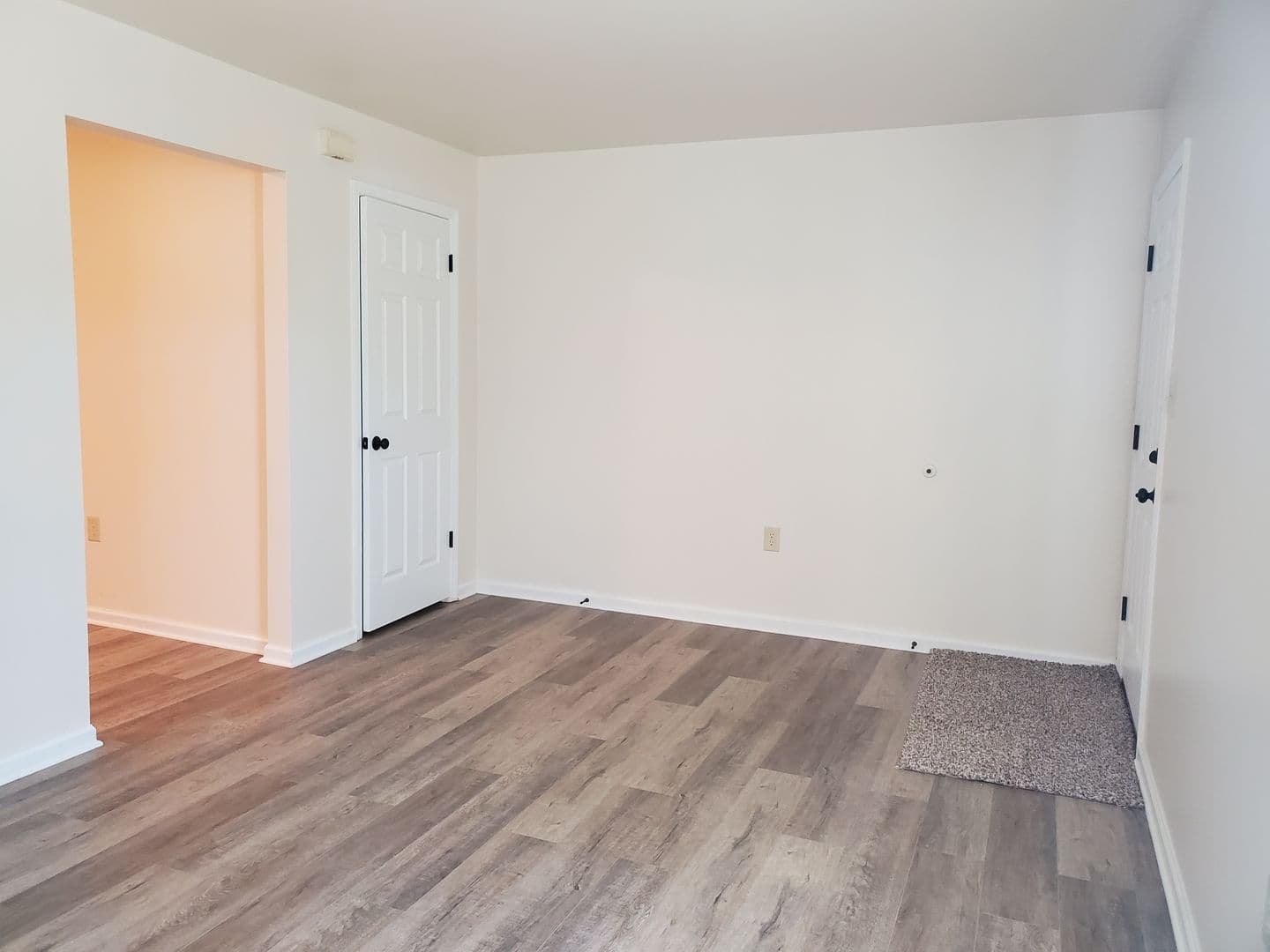 Lancaster Apartment: 405 Judie Lane
