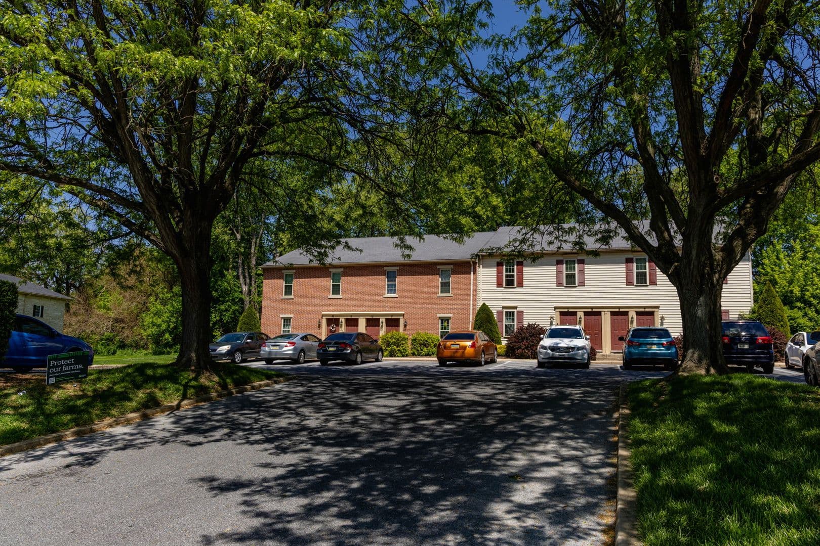 Lancaster Apartment: 405 Judie Lane